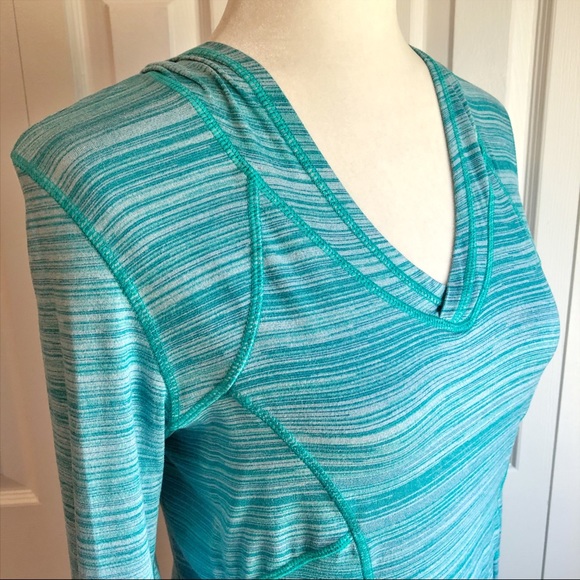 Zella Turquoise Blue Athletic Pullover Hoodie Top Large - Picture 7 of 13